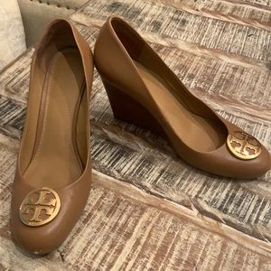 Tory Burch Benton leather wedge